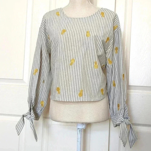 Ellison Pineapple Open Back Top - Picture 1 of 6